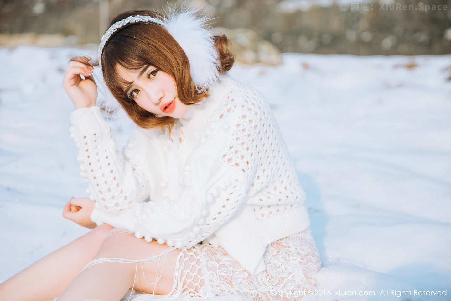 图片[4]-[XiuRen秀人网]VOL.484 嫩模徐cake雪地里白色缕空毛衣美丽冻人秀豪乳写真35P-秀人网官方网站